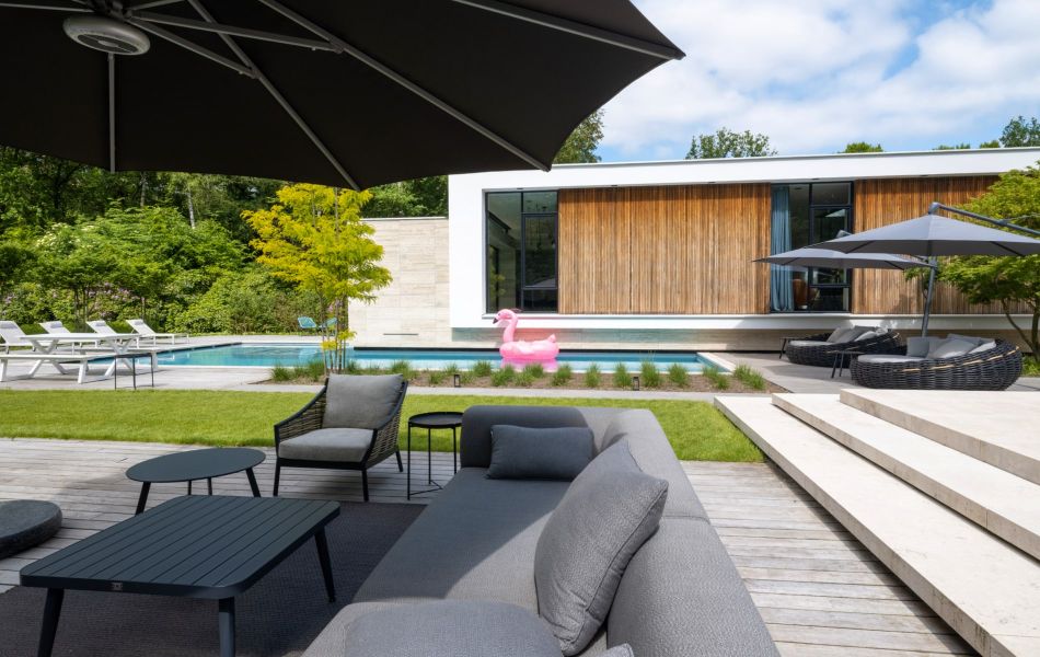 kubistische villa met strakke tuin sparq tuinen