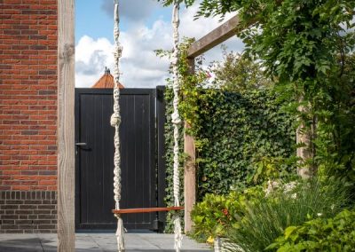 strakke kleurrijke tuin met pergola dutch quality gardens 4